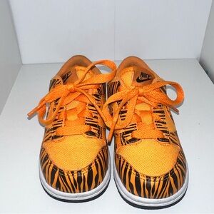 Toddler Nike dunk tiger stripes size 8